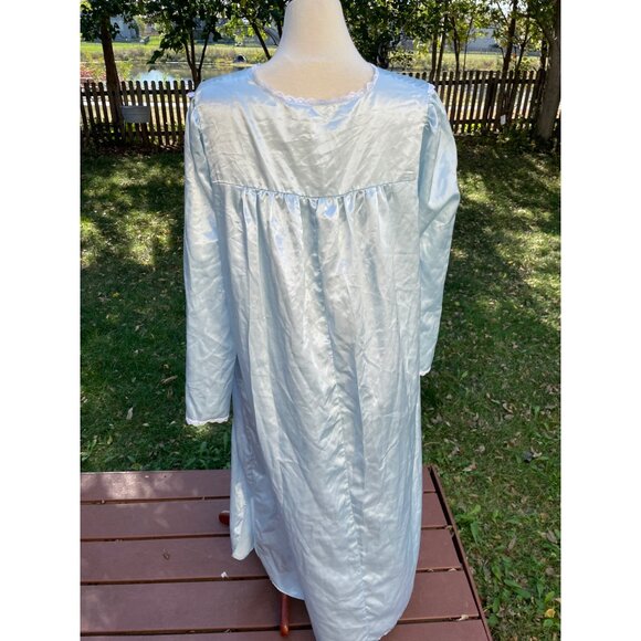 Vintage Embroidered Nightgown 2X Light Blue Cotton & Polyester Blend - Picture 4 of 6